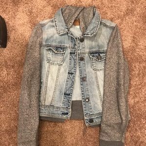AE Women’s Hoodie Light Wash Denim Jacket